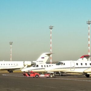 למה מטוסים נצבעים בלבן?